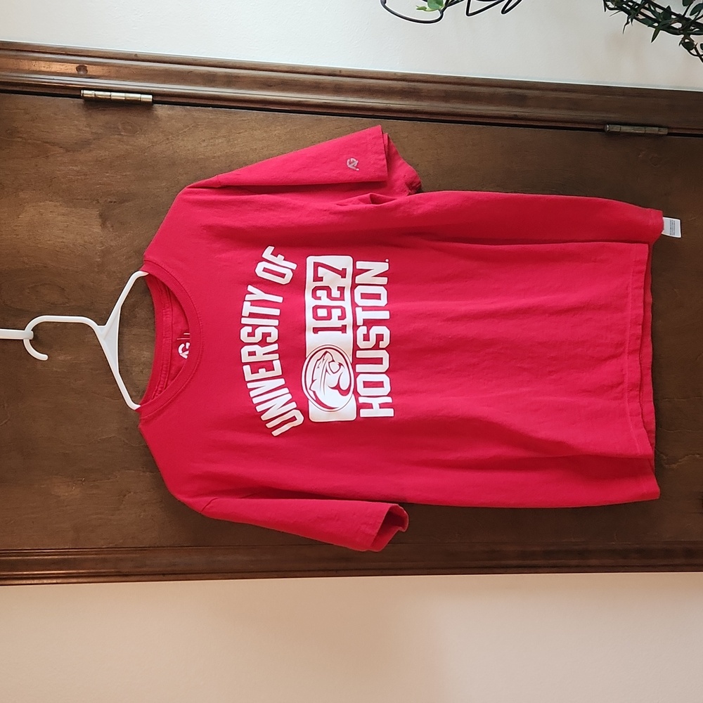 U of H t-shirt